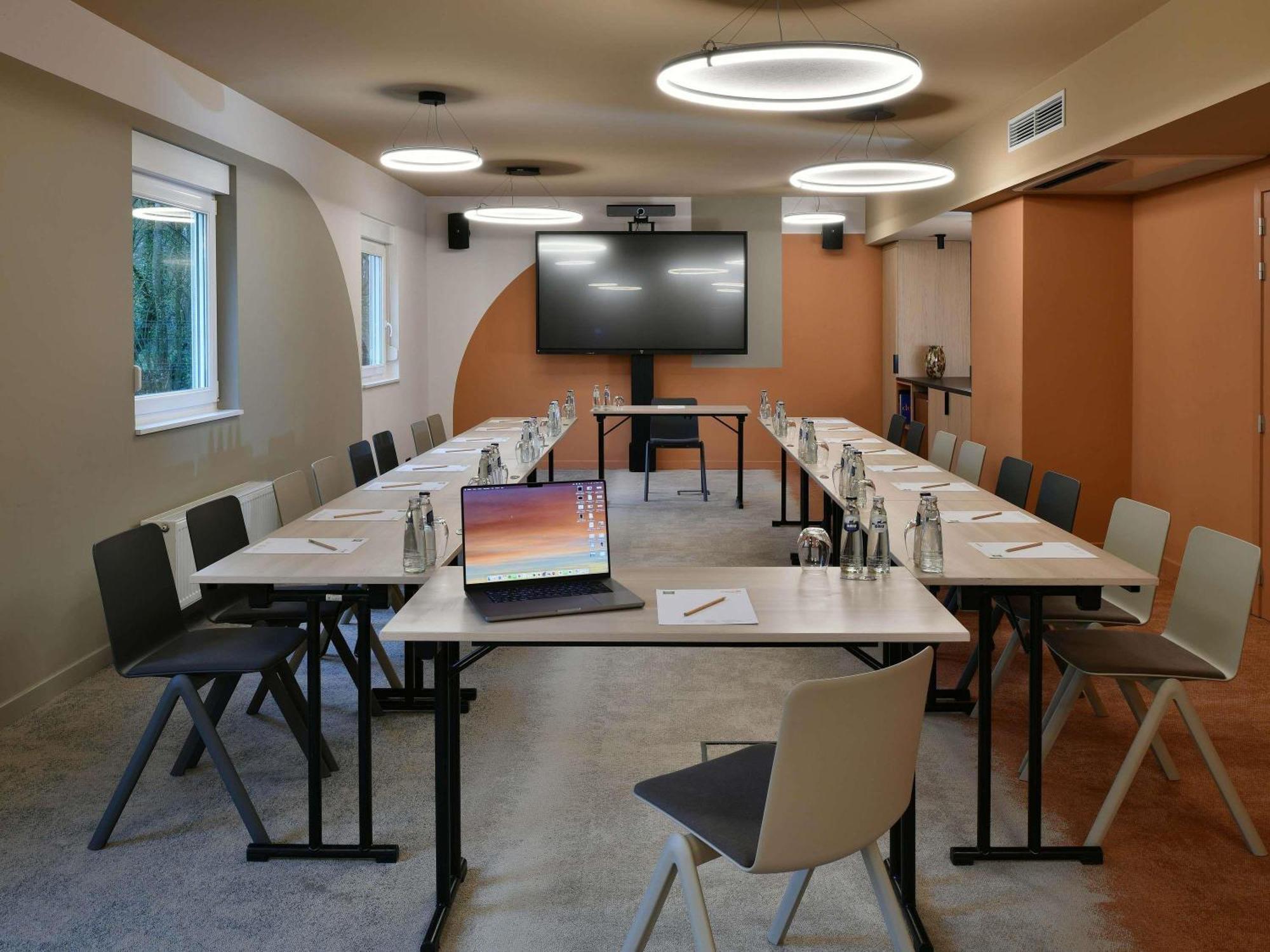 Ibis Styles Charleroi Airport Aero 44 Hotell Eksteriør bilde